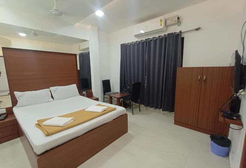 Staymaker Hotel Mayura