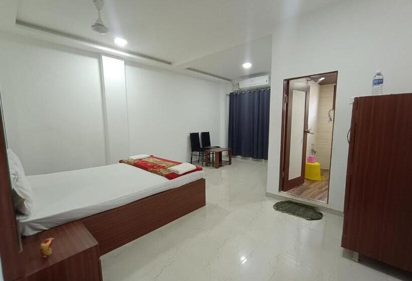 Staymaker Hotel Mayura