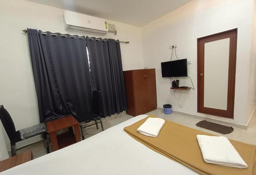 Staymaker Hotel Mayura