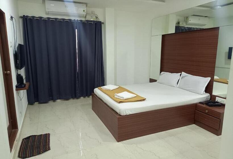 Staymaker Hotel Mayura
