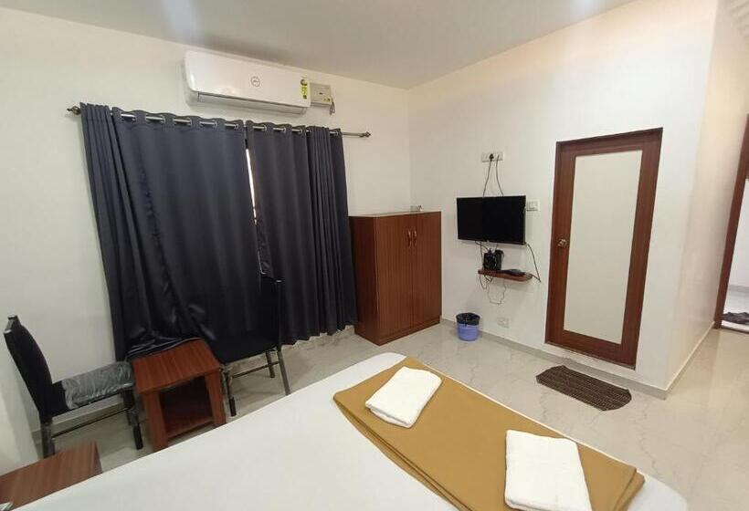 Staymaker Hotel Mayura