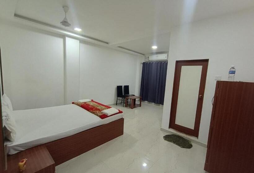 Staymaker Hotel Mayura