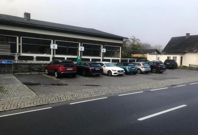 Goldenes Schiff Hotel Mietparkplätze