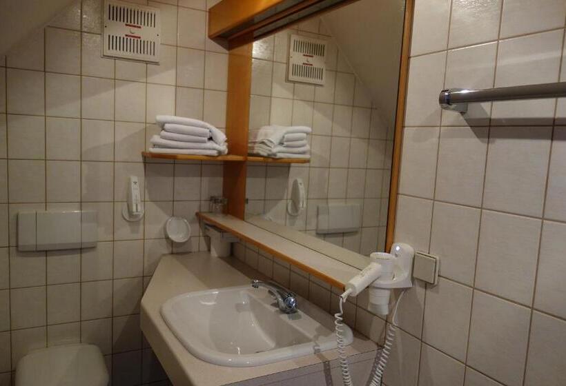 Goldenes Schiff Hotel Mietparkplätze