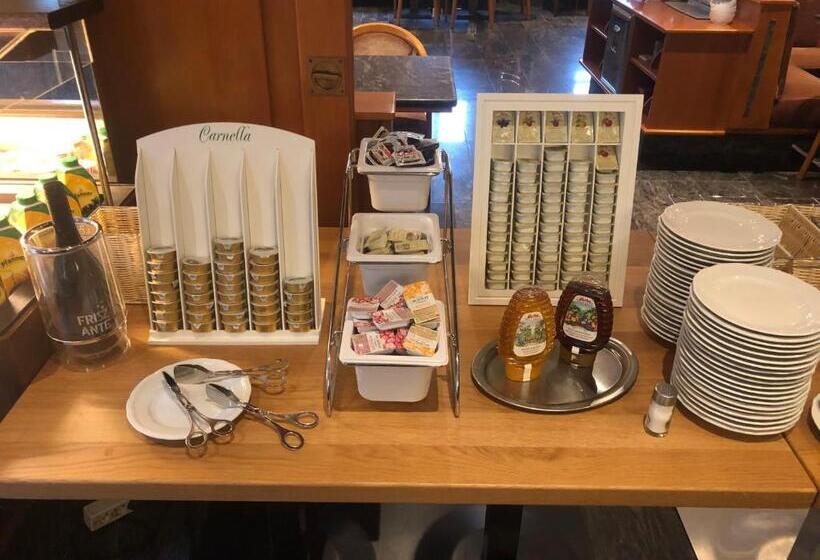 Goldenes Schiff Hotel Mietparkplätze