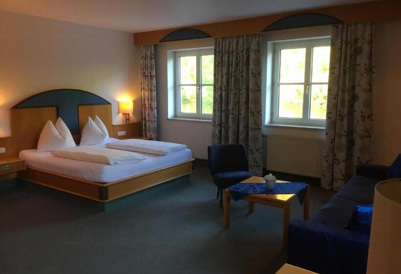 Goldenes Schiff Hotel Mietparkplätze