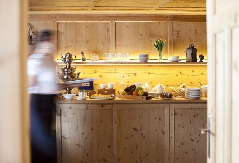 هتل Alpina Lech   Natural Living