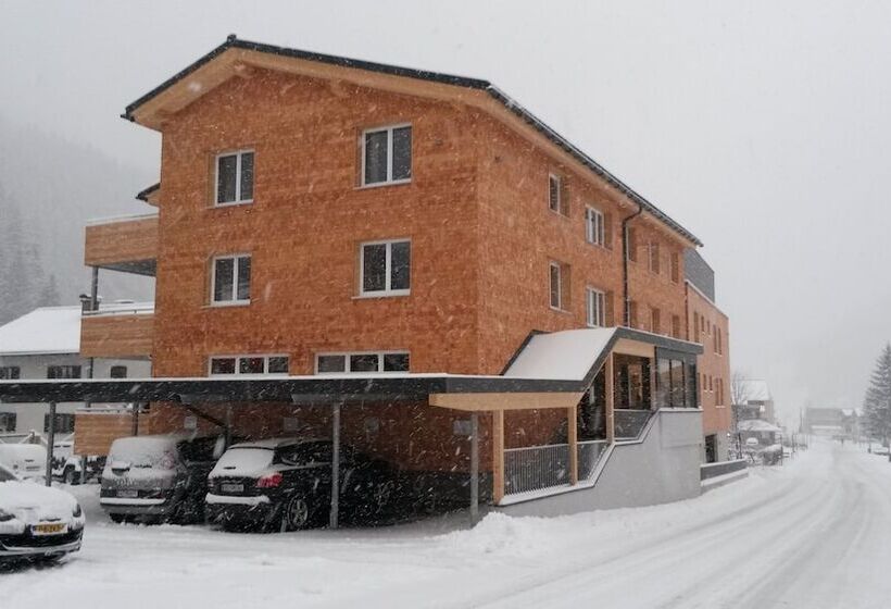 فندق Alpine Lodge Klösterle Am Arlberg