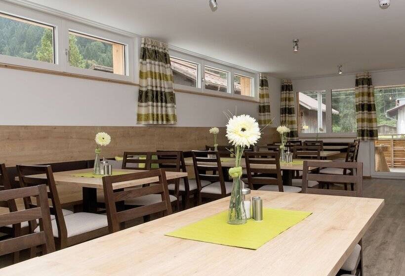 فندق Alpine Lodge Klösterle Am Arlberg