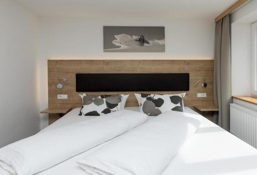 فندق Alpine Lodge Klösterle Am Arlberg