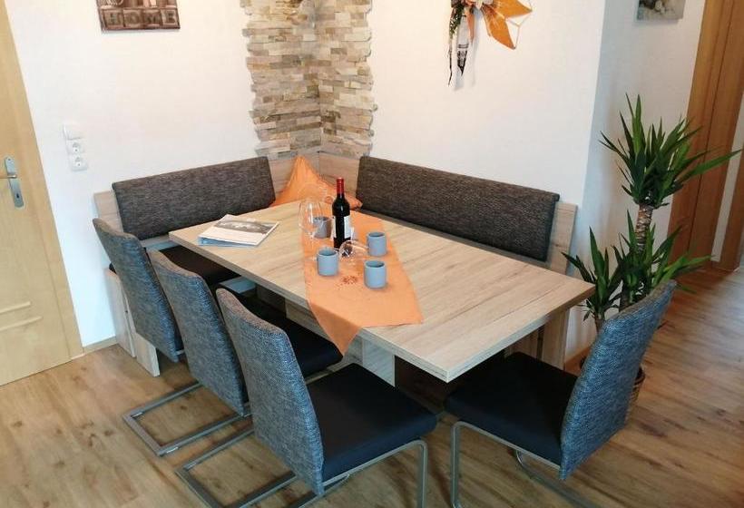 ホテル Apart Almrausch