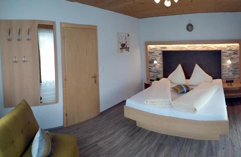 ホテル Apart Almrausch