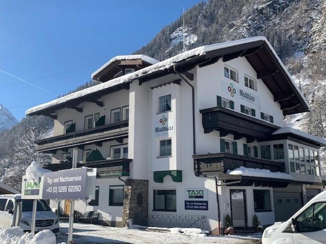 Отель Apart Matthias