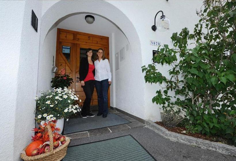 Отель Apart Zimalis