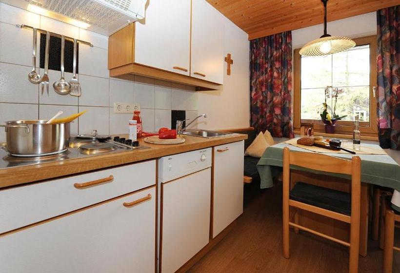 Отель Apart Zimalis