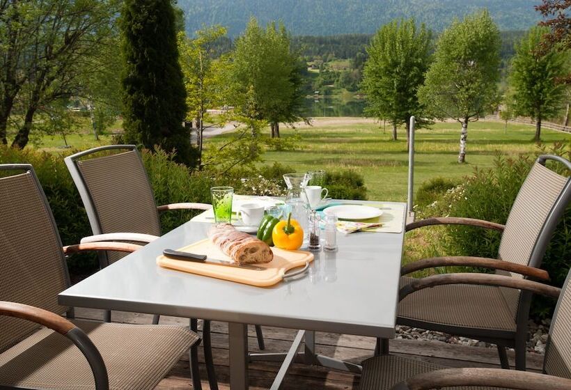 هتل Appartements De Luxe Schluga