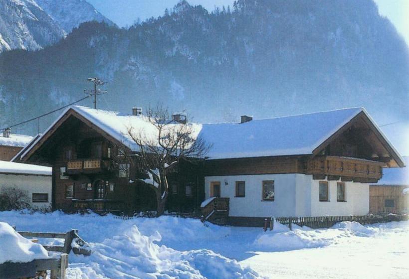 Отель Appartements Gufler