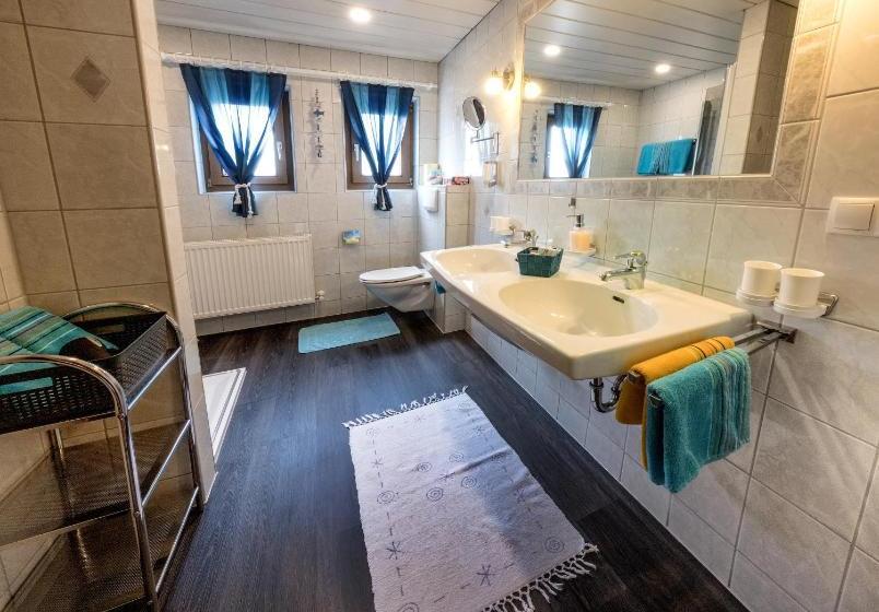 ホテル Appartements Kuprian