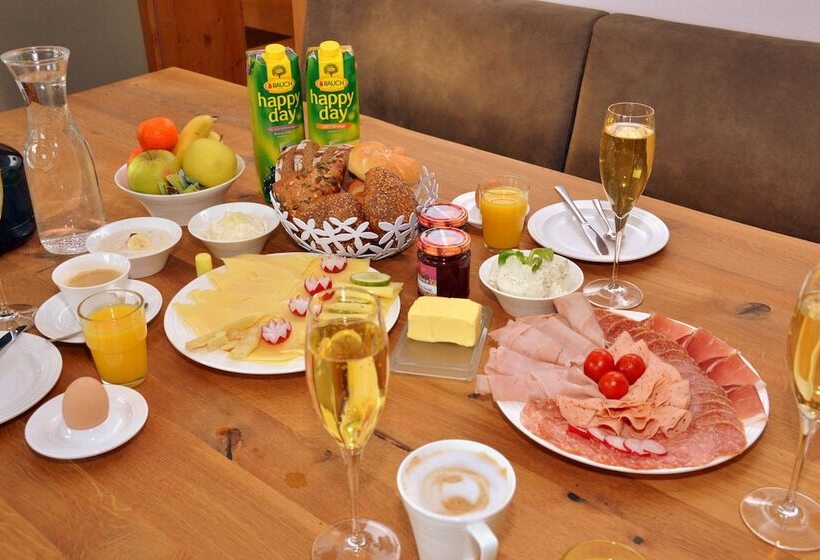 בית מלון כפרי Chalets & Apartments Wachterhof