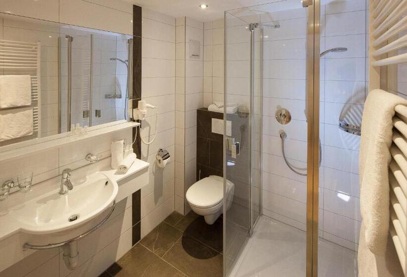 فندق Dorfgasthof Adler