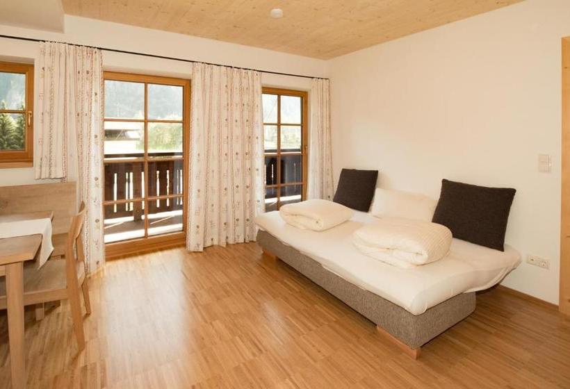 ホテル Falkneralm