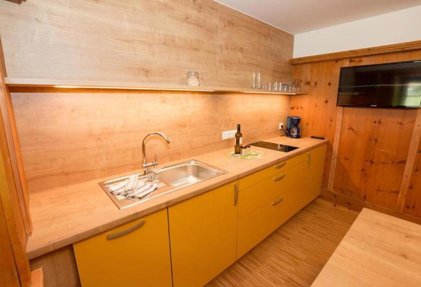 ホテル Falkneralm