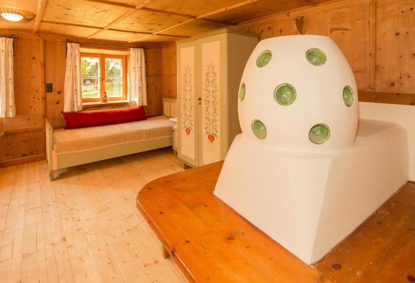 ホテル Falkneralm