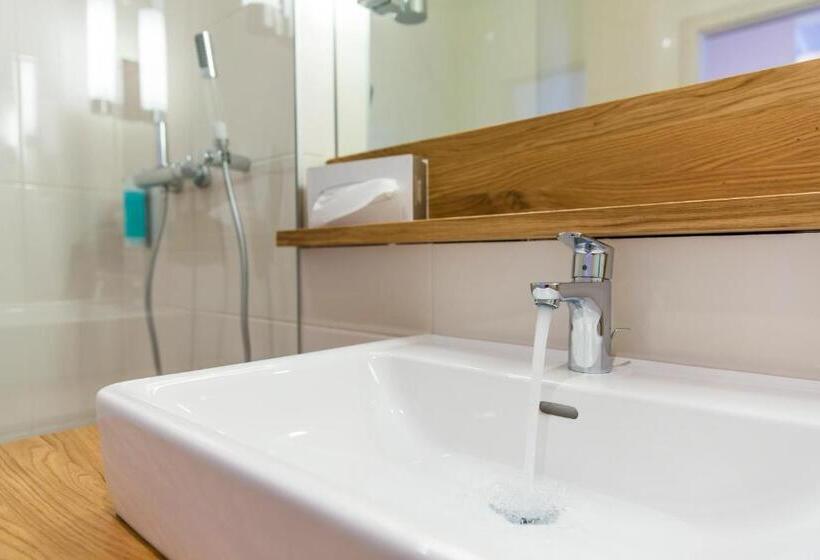 هتل Feel Good Resort Wörthersee