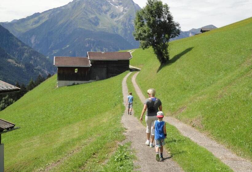 هتل Ferienhaus Gredler