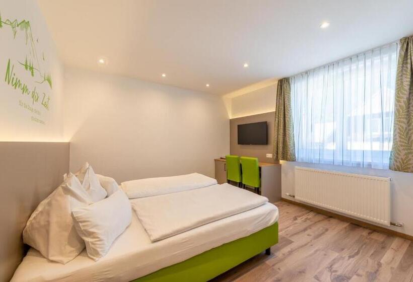 فندق Frühstückspension Haus Ahamer