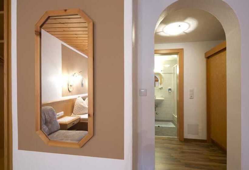 فندق Gasthof Eiserne Hand