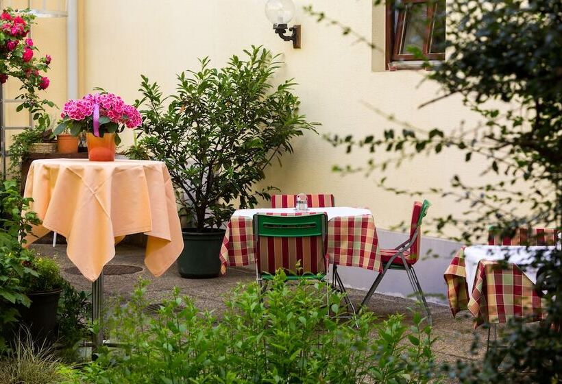 فندق Gasthof Restaurant Kollar Göbl