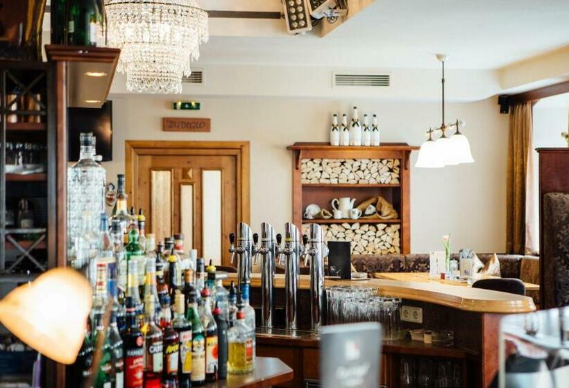 ホテル Gasthof Süss