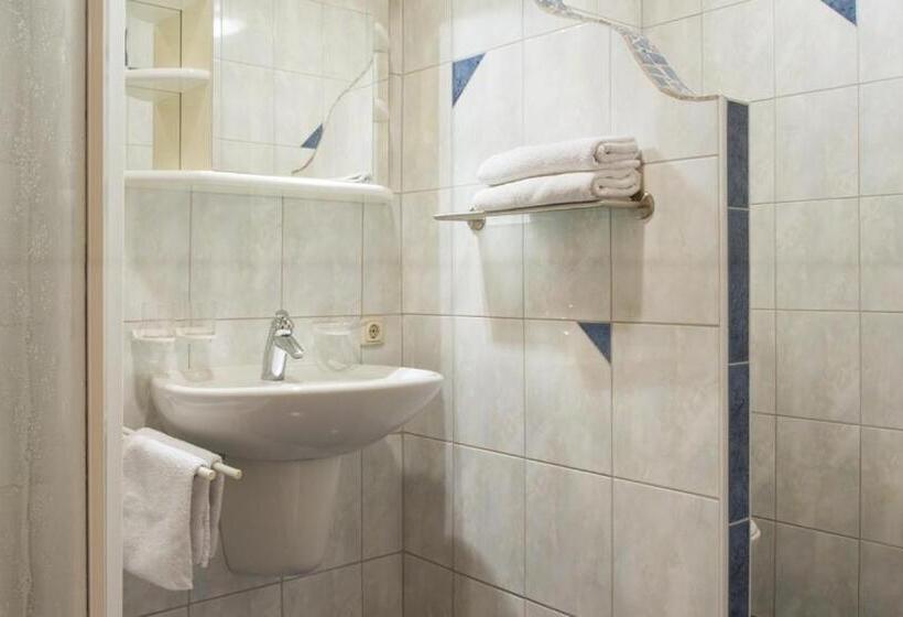 ホテル Gasthof  Zum Alten Turm