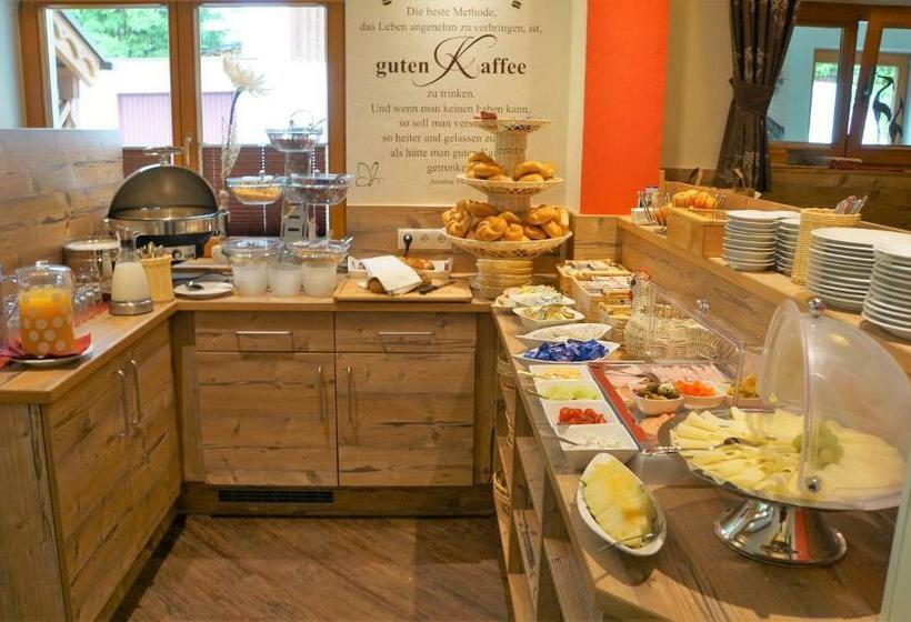 בית מלון כפרי Gästehaus Almrausch, Ferienanlage Mit Pool