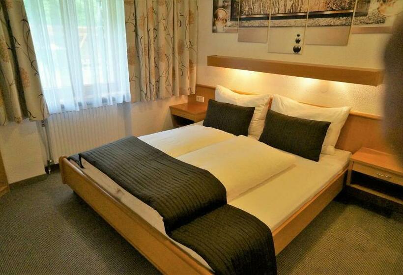 בית מלון כפרי Gästehaus Almrausch, Ferienanlage Mit Pool