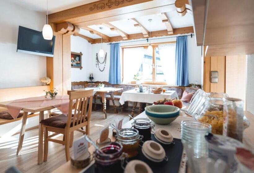 فندق Gästehaus Manuela Puchmayr