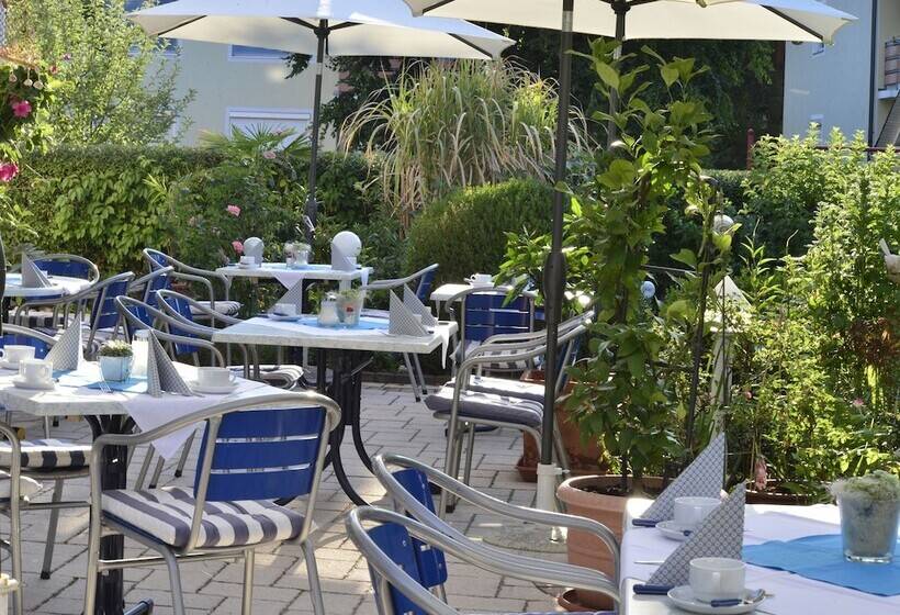 Отель Happy Lake By Thomas Strugger