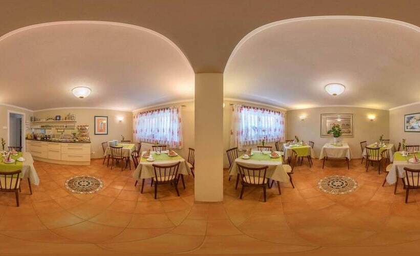 هتل Happy Lake By Thomas Strugger