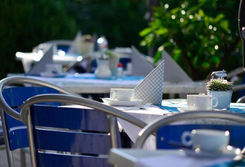 Отель Happy Lake By Thomas Strugger