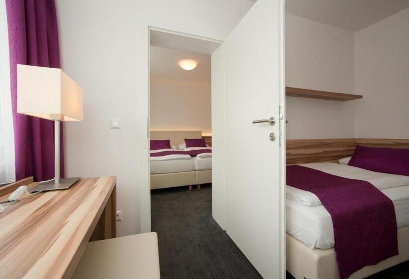 Отель Happy Lake By Thomas Strugger