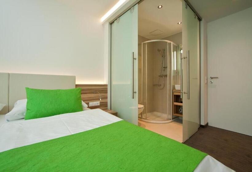 هتل Happy Lake By Thomas Strugger