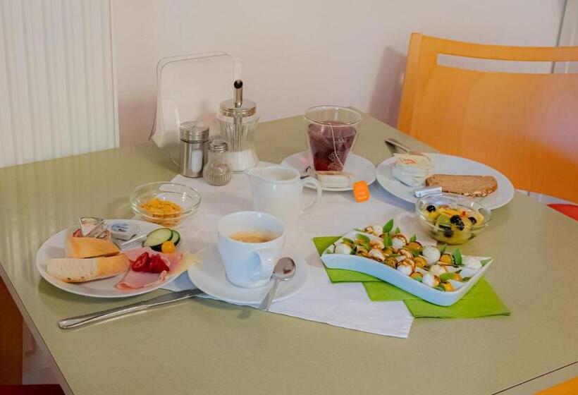 فندق Haus Alpenrose