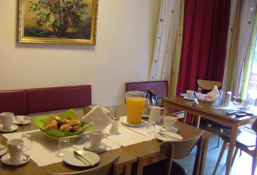 فندق Haus Alpenrose