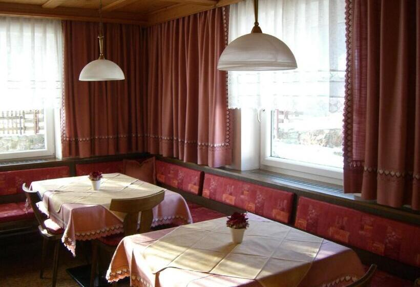 ホテル Haus Arnika