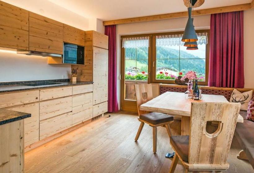 هتل Haus Fernblick