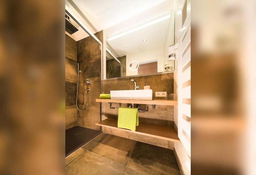 هتل Haus Fernblick