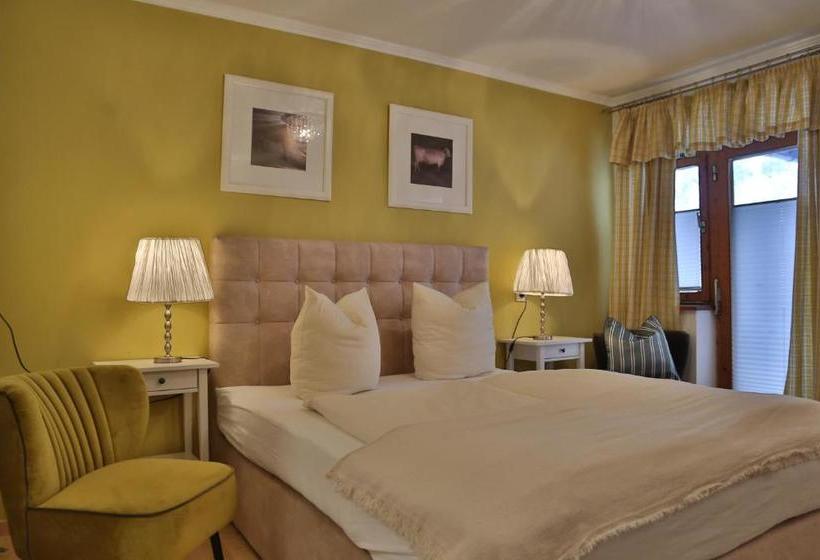 Отель Haus Montana