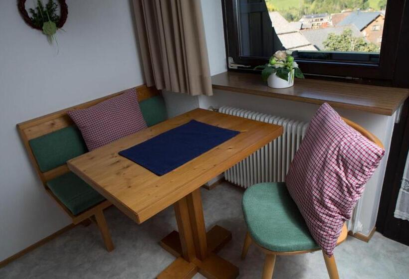 فندق Haus Theresia