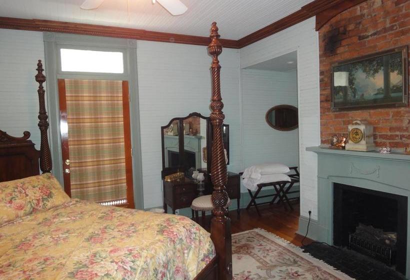 فندق Lake Allatoona Inn